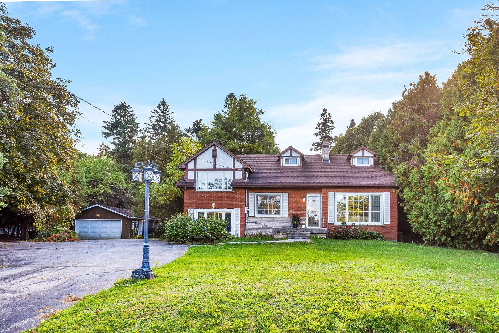 Burlington, ON L7P 0P8,4434 Cedar Springs RD