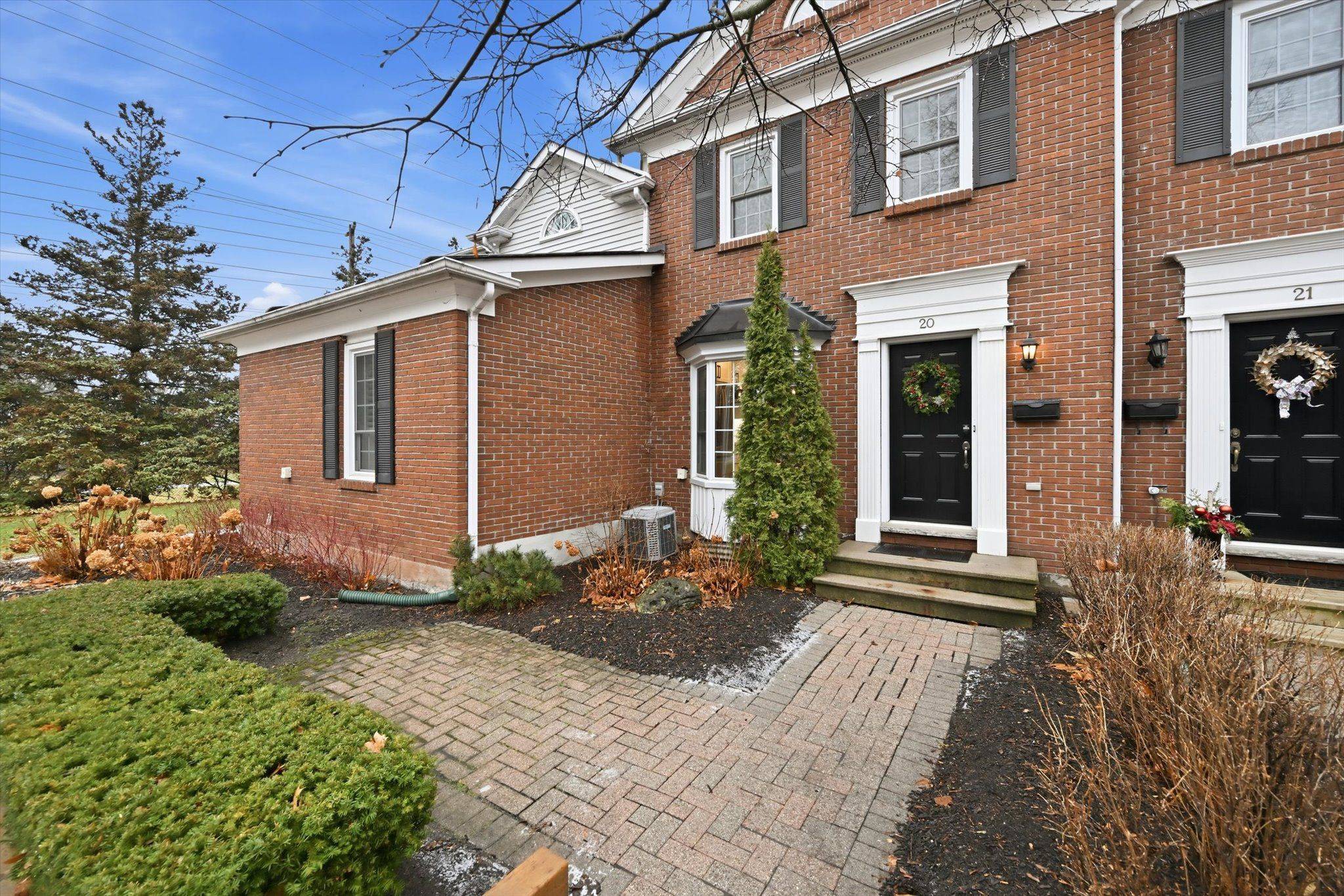 Burlington, ON L7S 2G2,1280 Maple Crossing BLVD #20