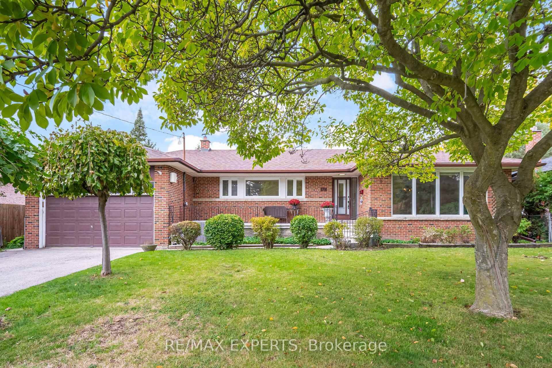 Toronto W08, ON M8B 2E3,42 Cowley AVE