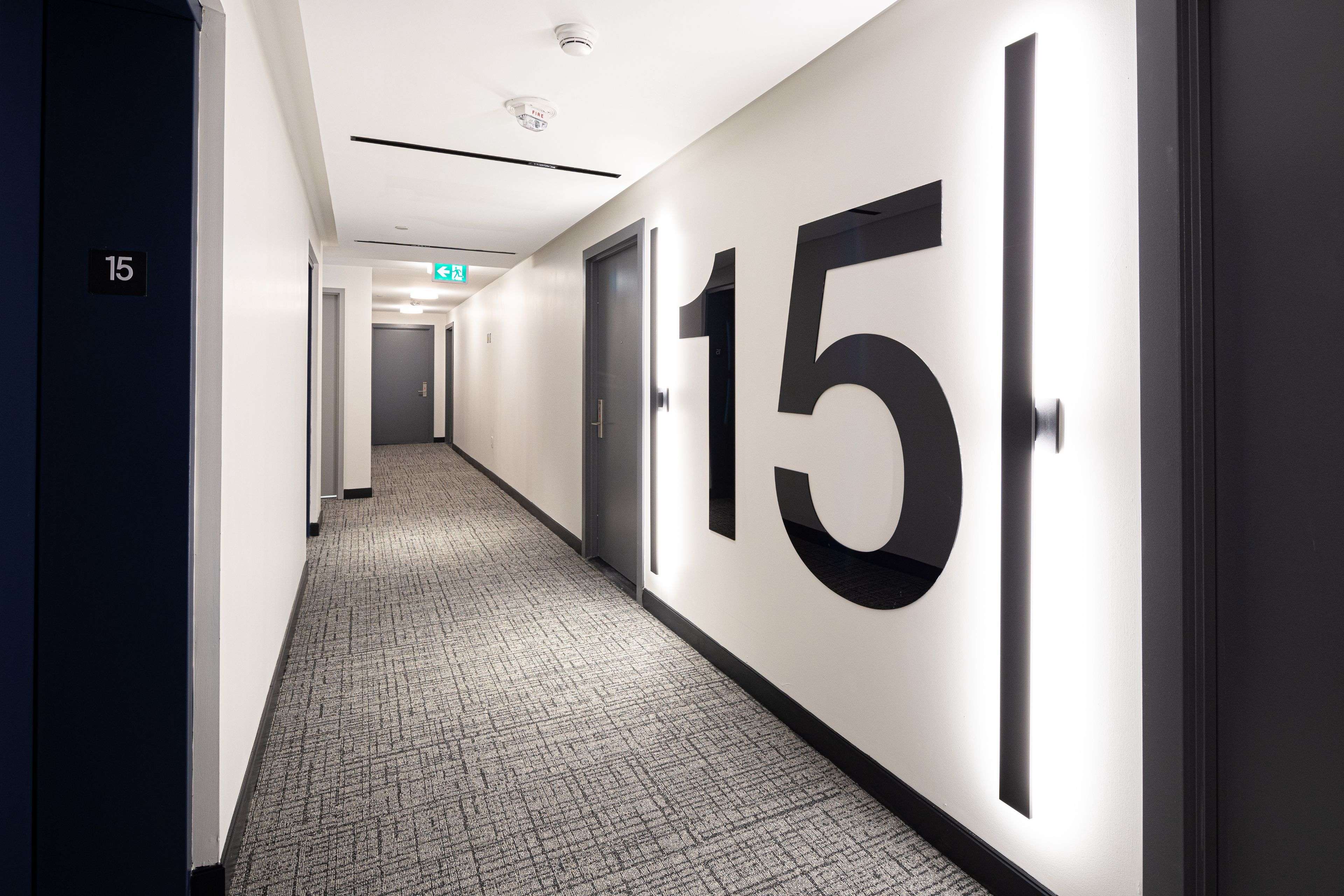 Mississauga, ON L5A 1W4,86 Dundas ST E #1505