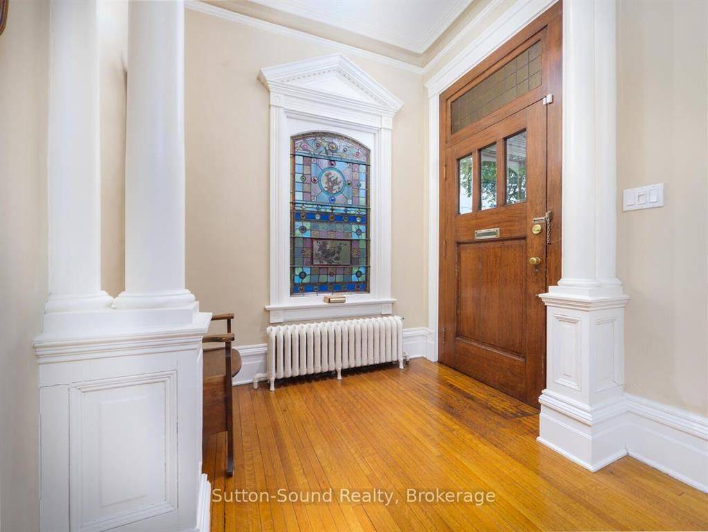 Owen Sound, ON N4K 4P6,932 3RD AVE W