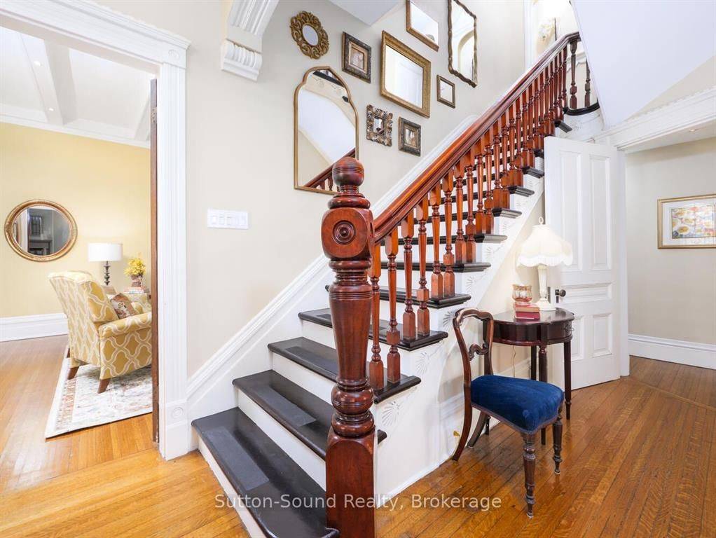 Owen Sound, ON N4K 4P6,932 3RD AVE W