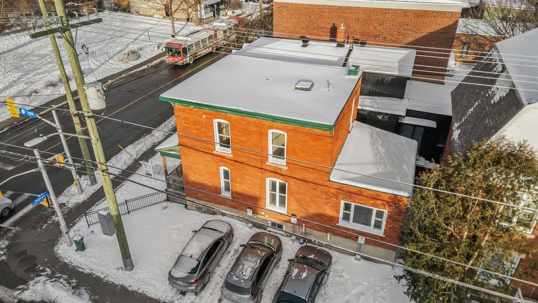 Ottawa Centre, ON K1R 5N8,498 Gladstone AVE