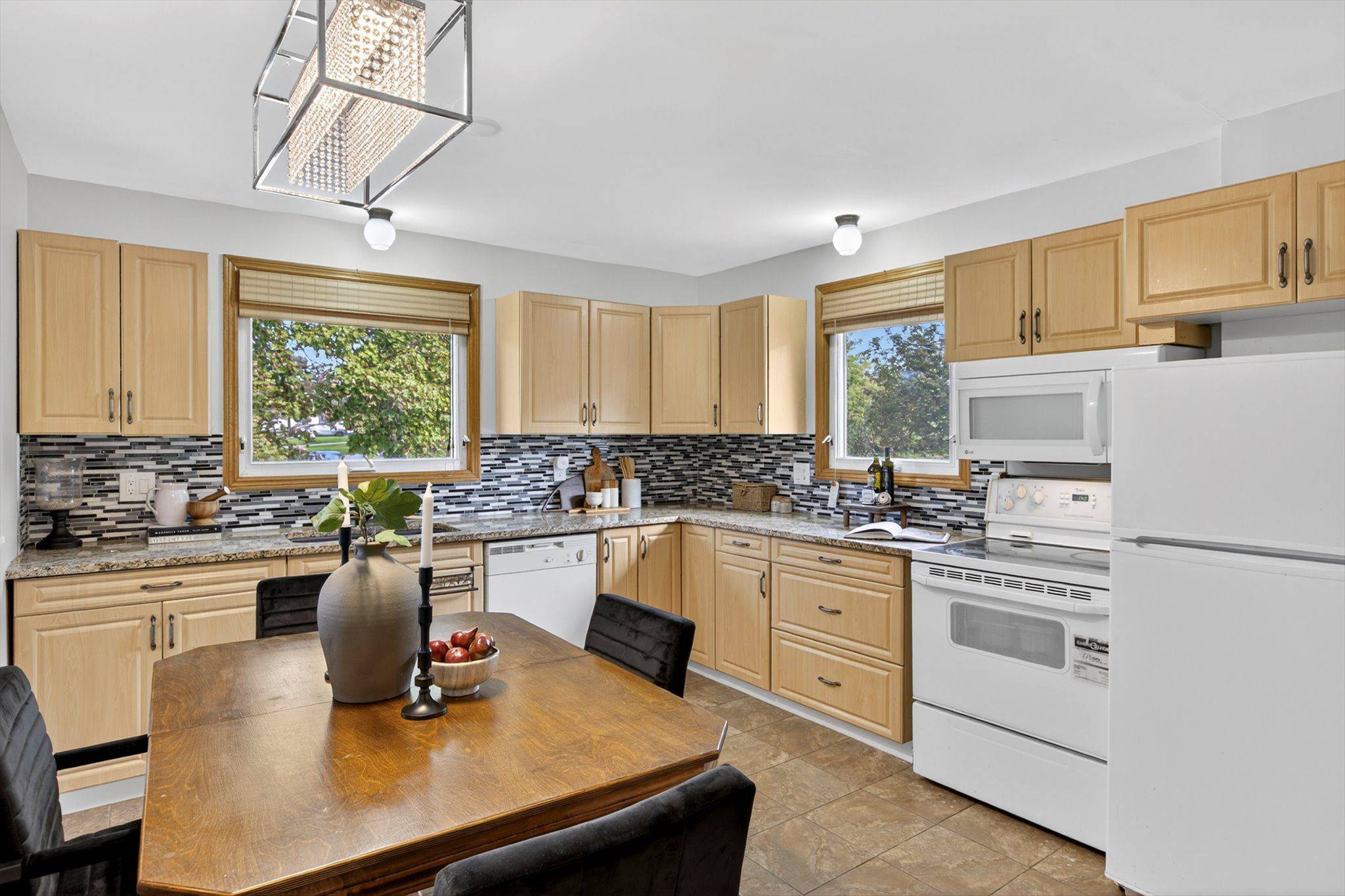 Peterborough, ON K9J 1C1,393 Southpark DR