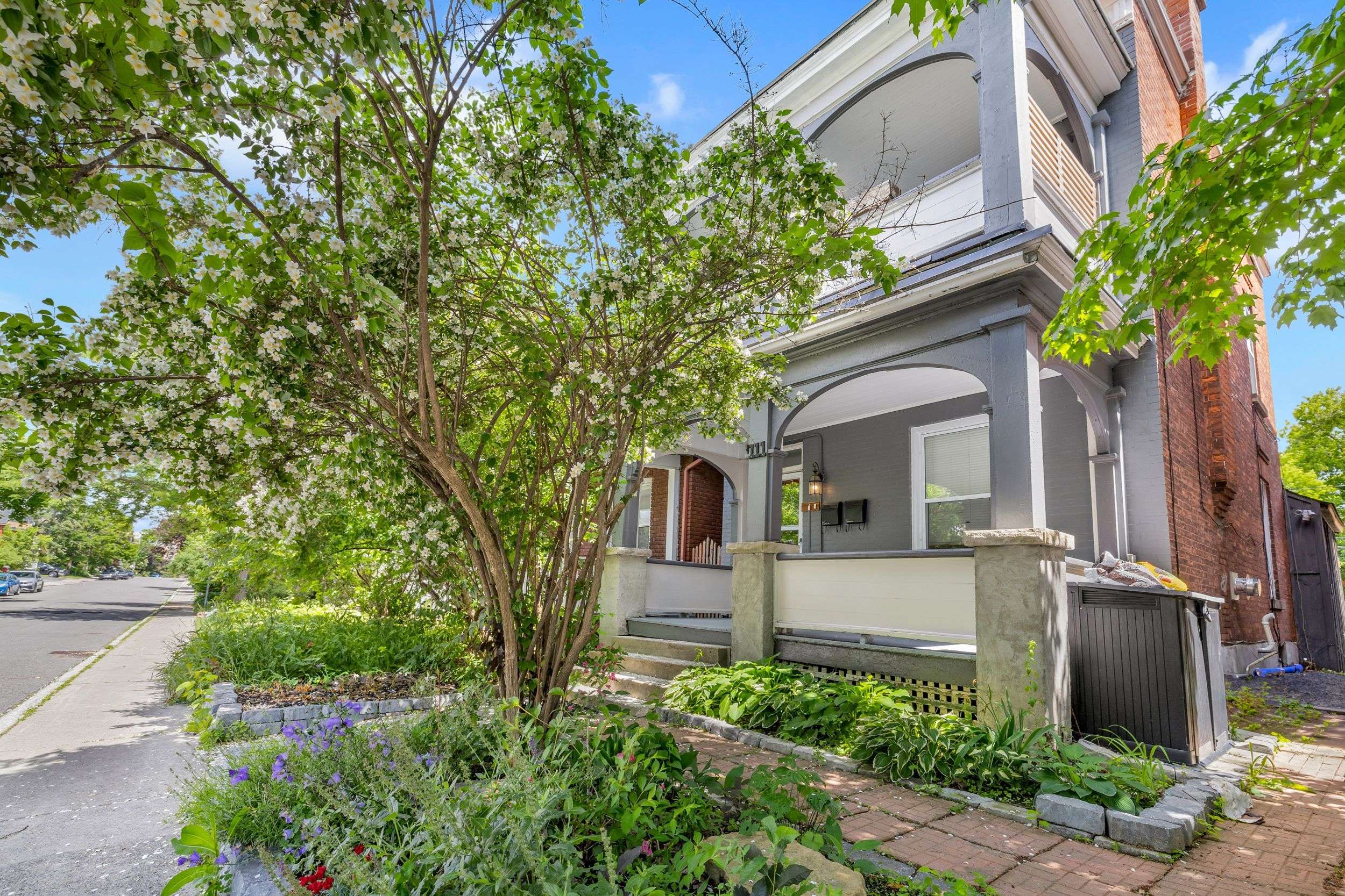 West Centre Town, ON K1Y 2B9,111 Spadina AVE #2