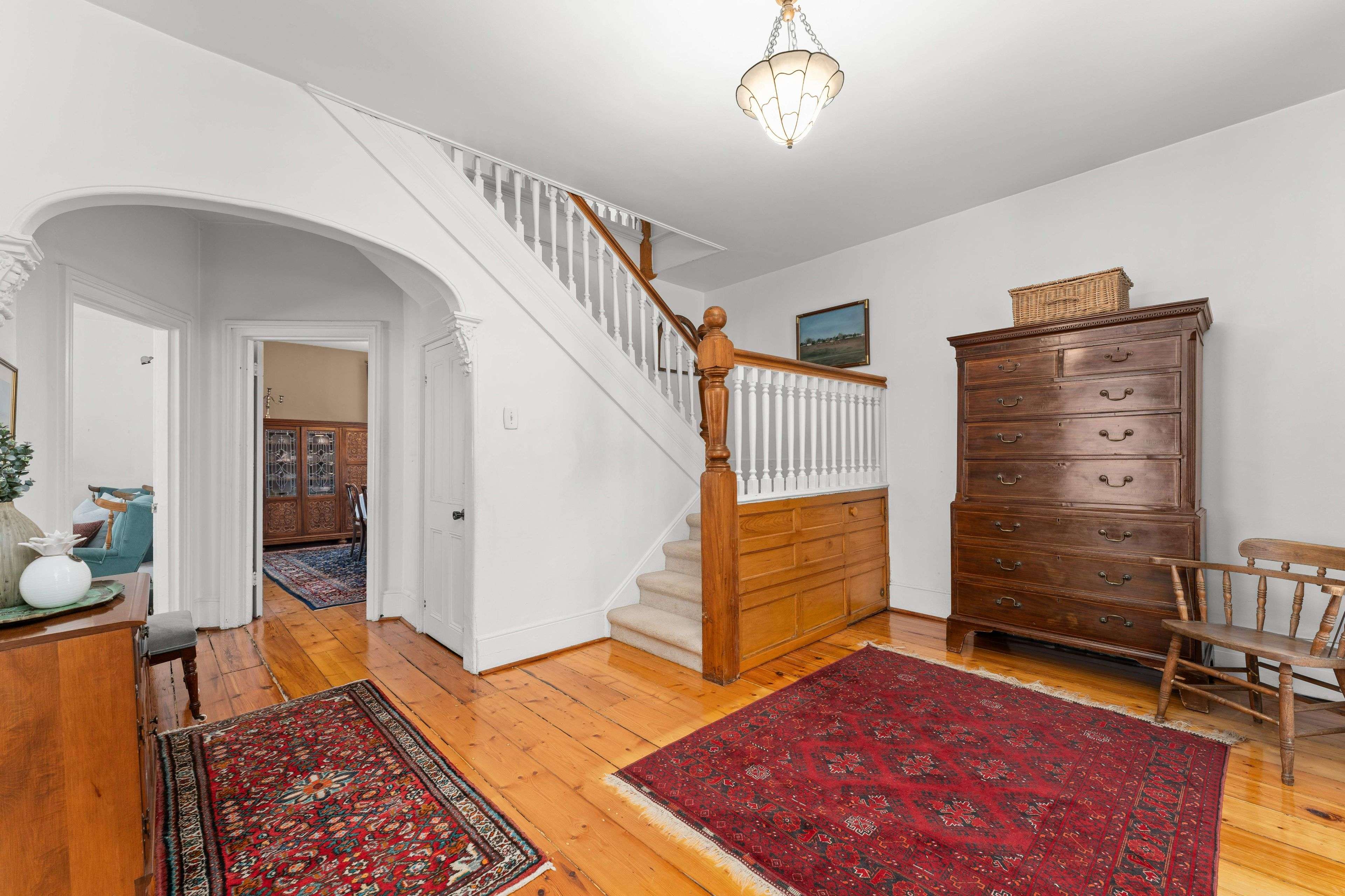 Kingston, ON K7L 4R3,2 Alwington AVE