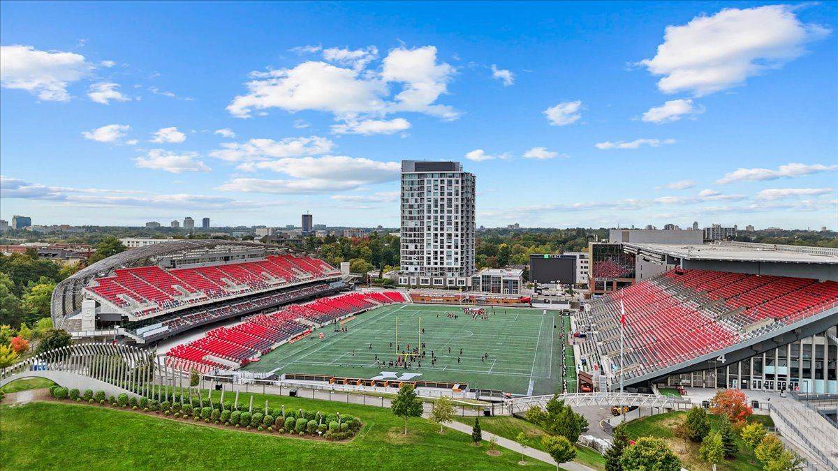 Glebe - Ottawa East And Area, ON K1S 3W9,1035 Bank ST #406