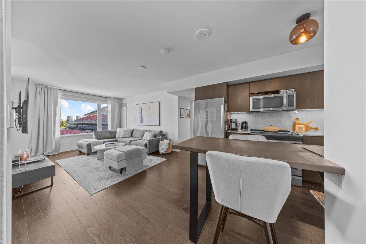 Glebe - Ottawa East And Area, ON K1S 3W9,1035 Bank ST #406