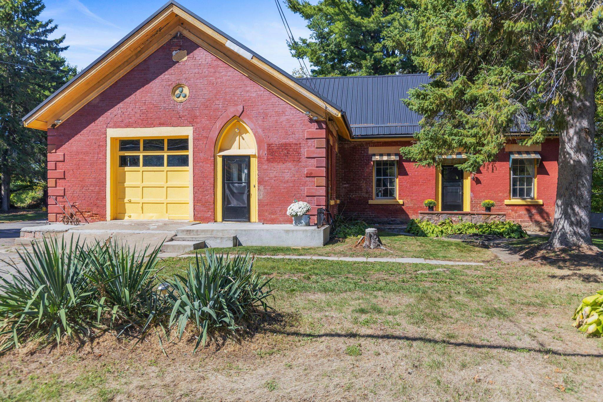 Front Of Yonge, ON K0E 1R0,1554 County Road 2 RD