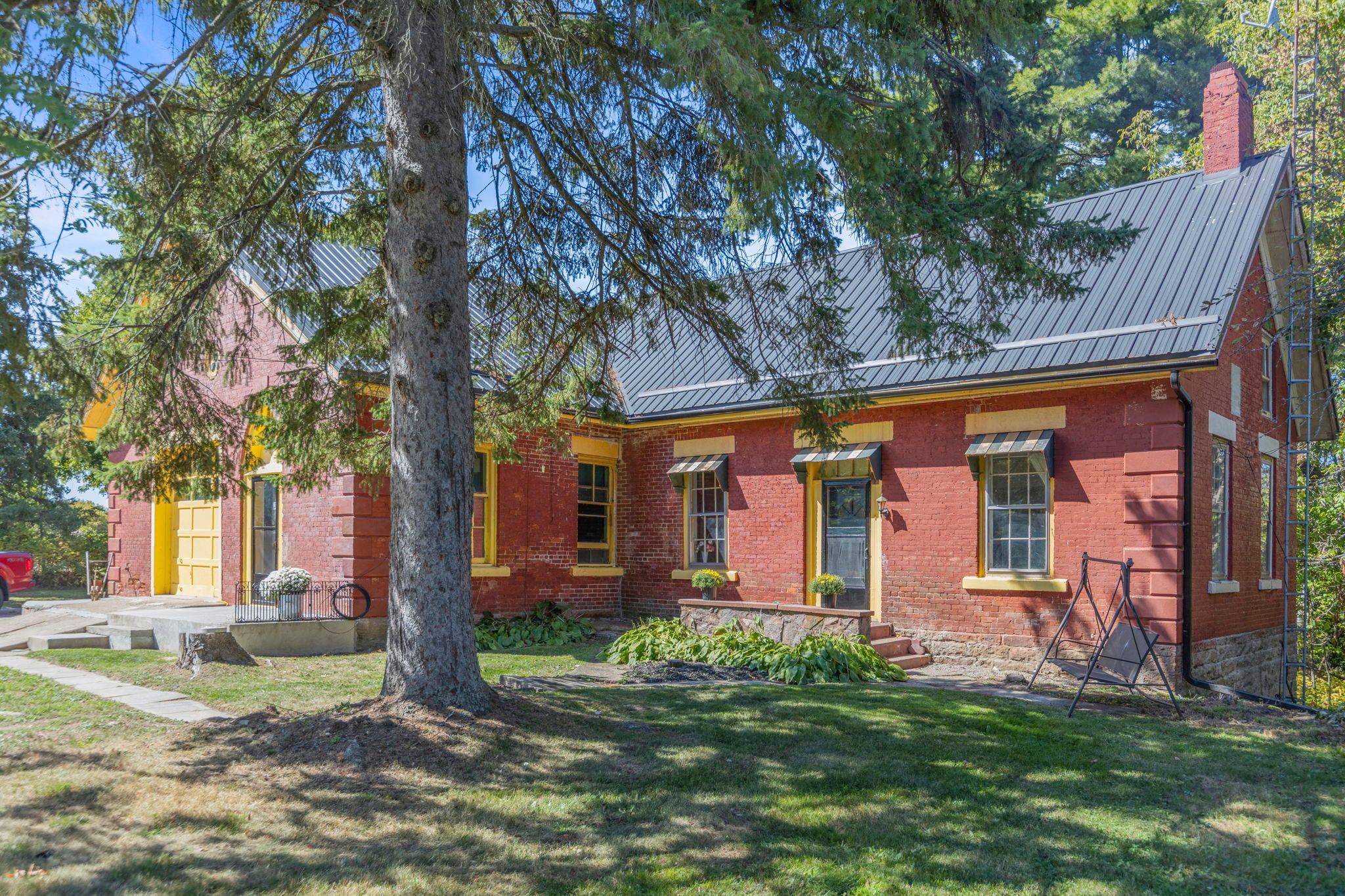 Front Of Yonge, ON K0E 1R0,1554 County Road 2 RD