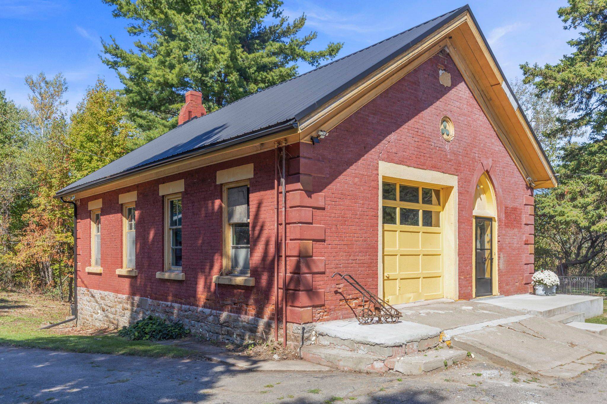 Front Of Yonge, ON K0E 1R0,1554 County Road 2 RD