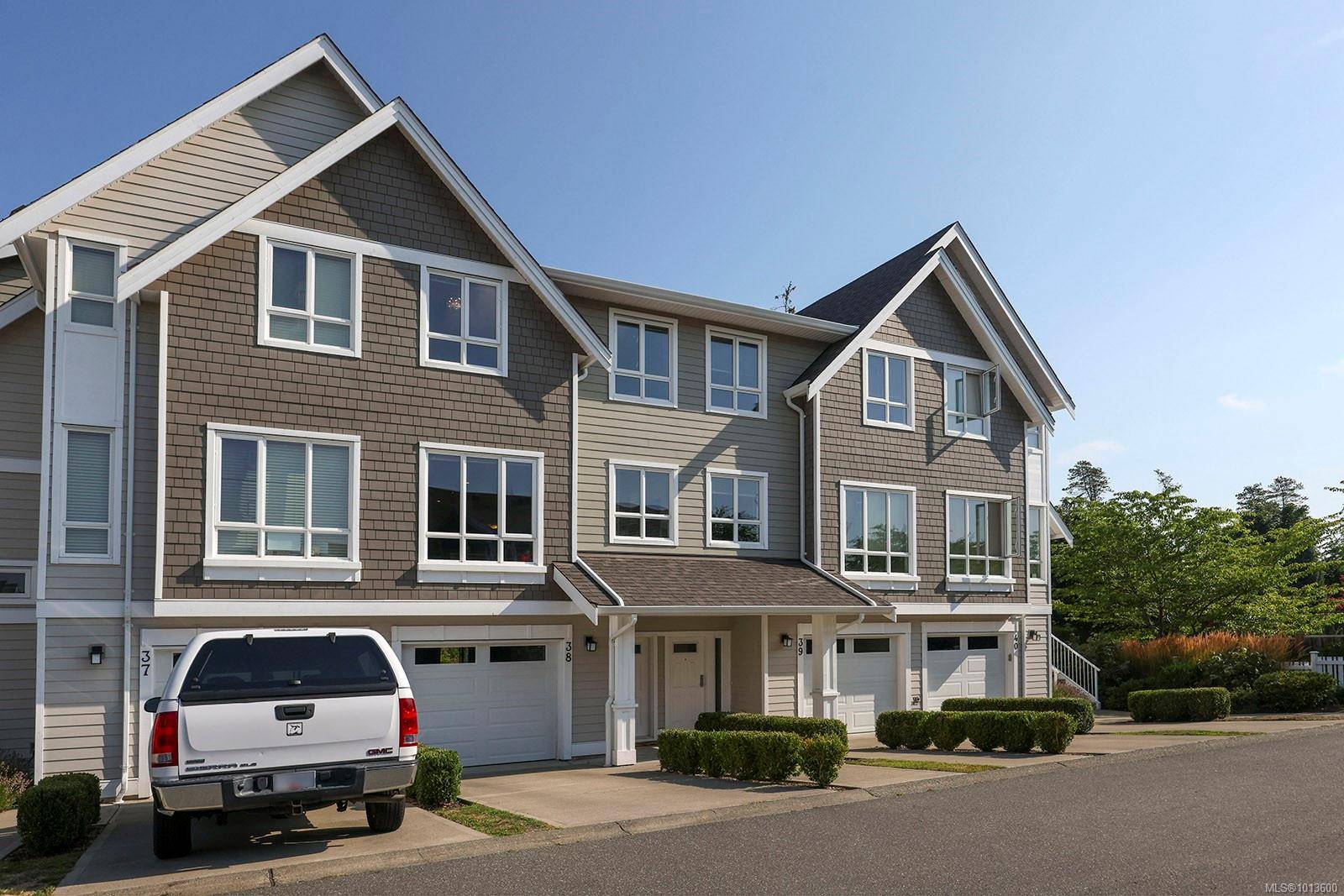 Comox, BC V9M 0B6,700 Lancaster Way #38