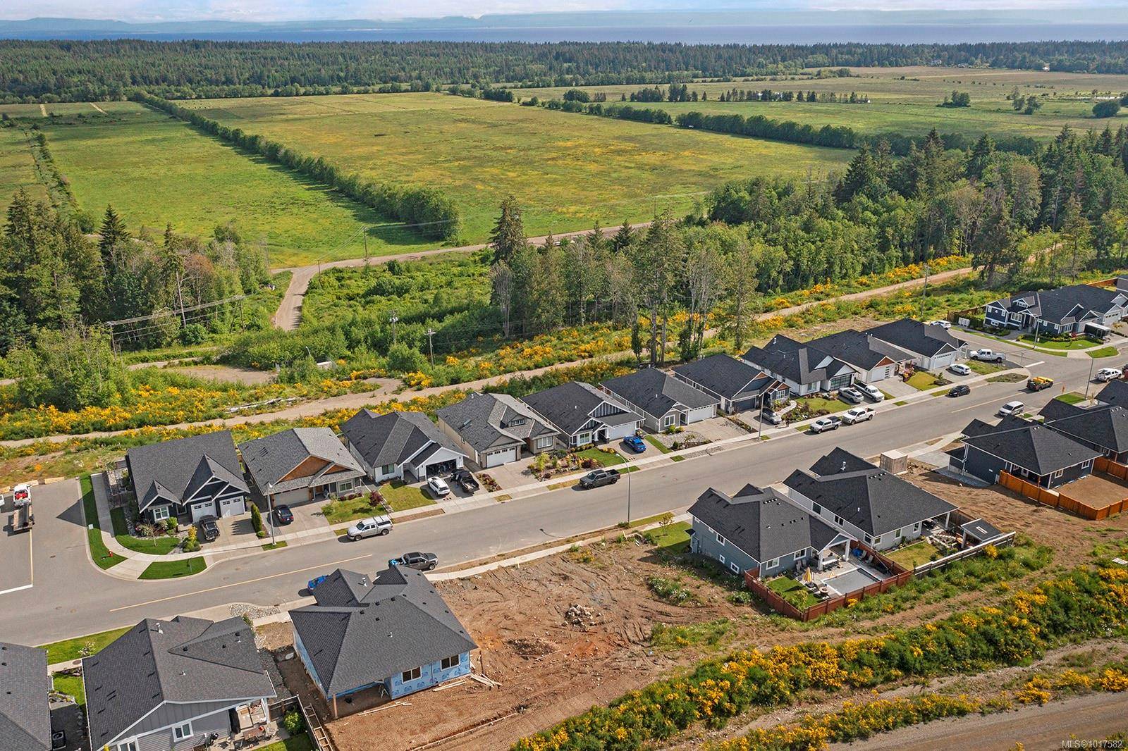 Courtenay, BC V9N 0E2,1423 Crown Isle Blvd