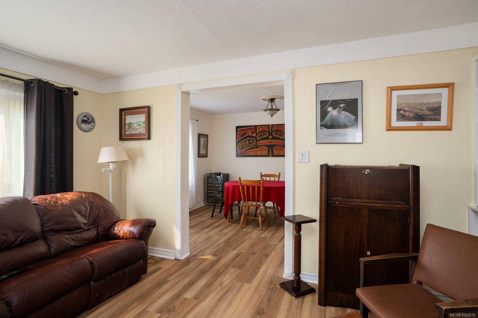 Victoria, BC V8T 1N6,1256 Walnut St