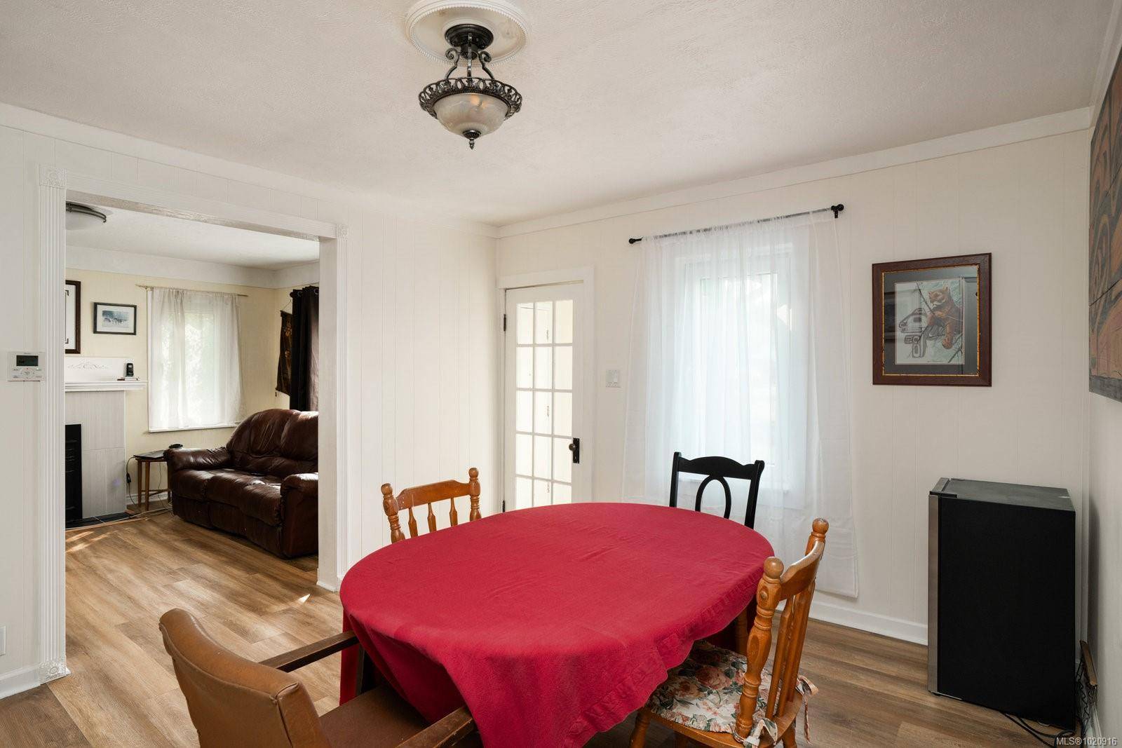 Victoria, BC V8T 1N6,1256 Walnut St