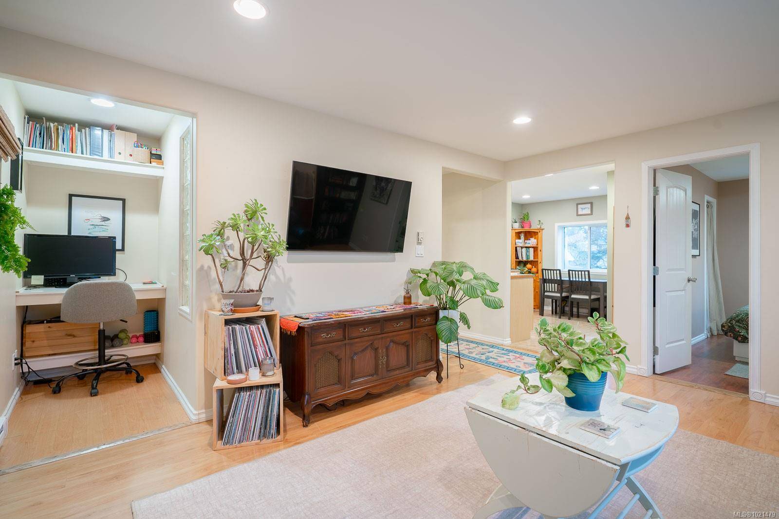 Nanaimo, BC V9R 1E9,547 Seventh St