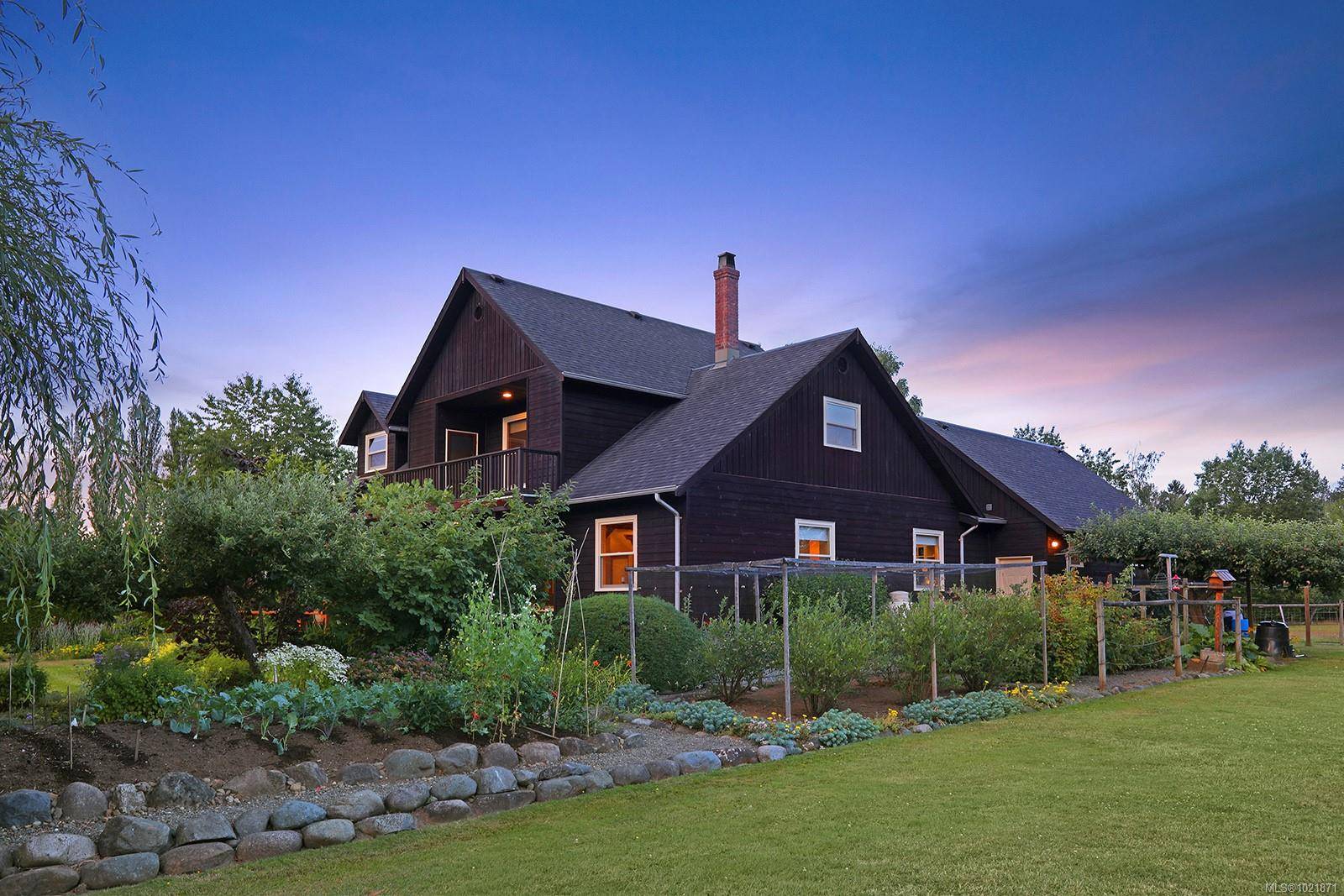 Courtenay, BC V9J 1R9,3713 Dove Creek Rd