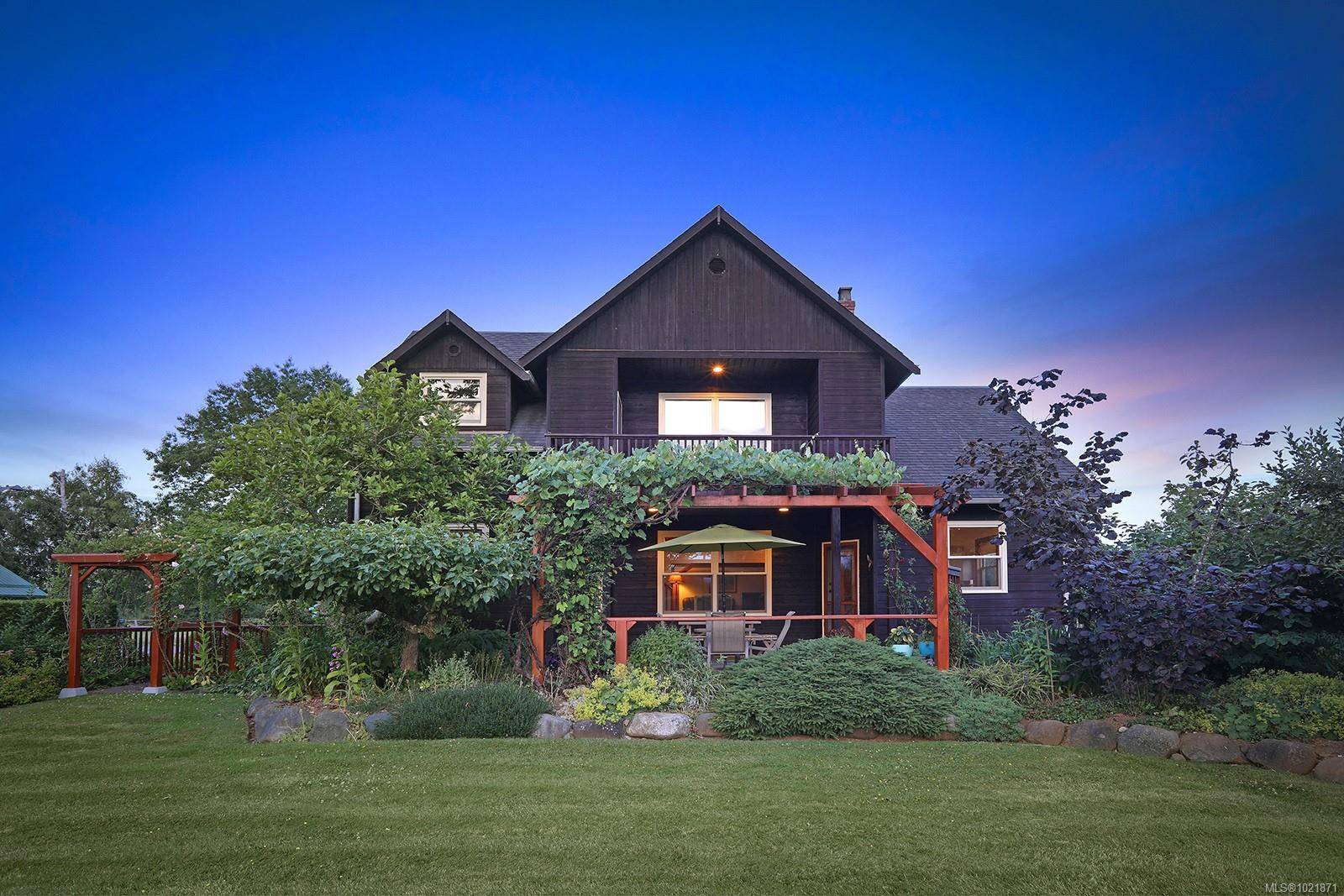 Courtenay, BC V9J 1R9,3713 Dove Creek Rd