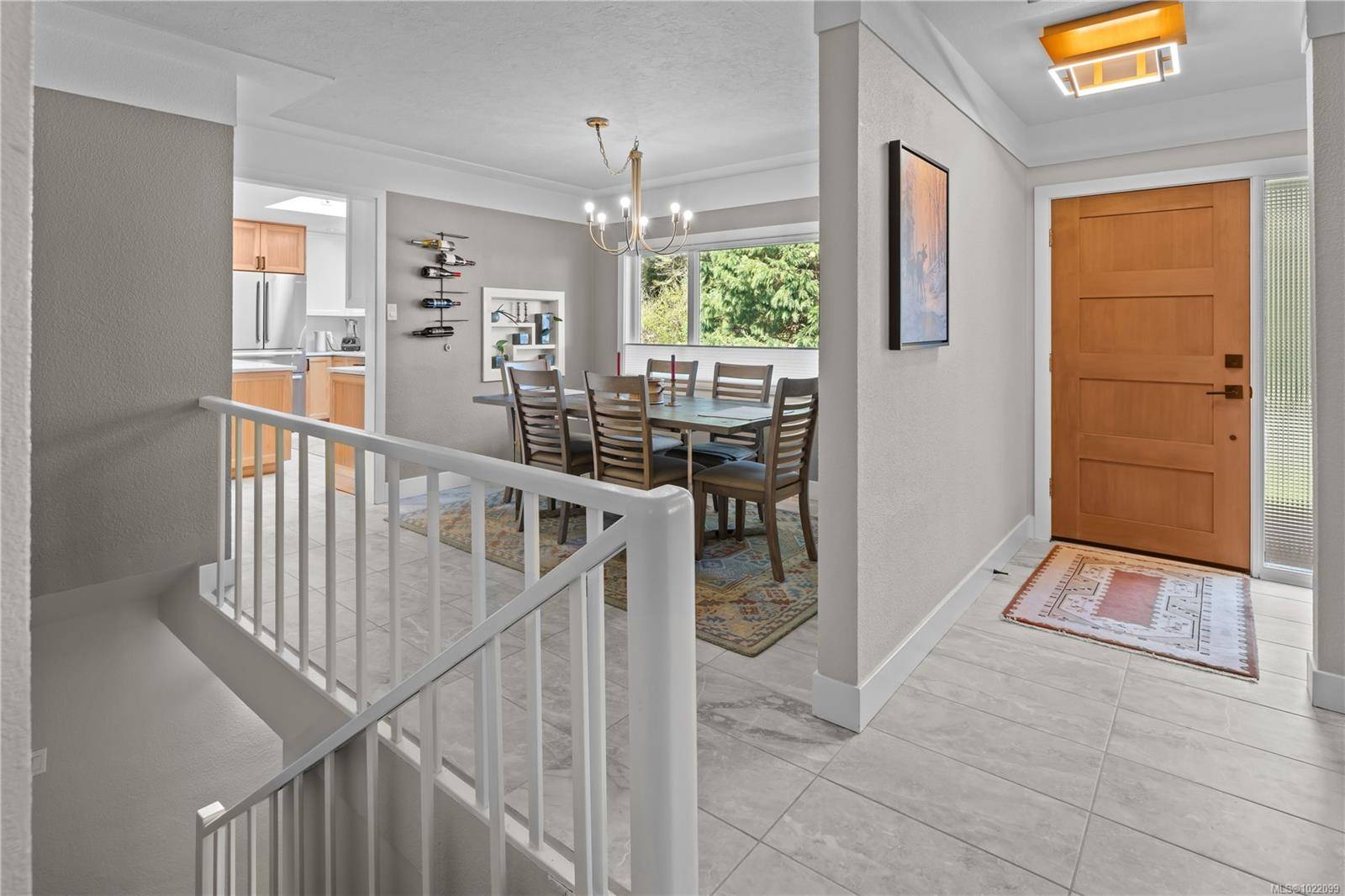 Saanich, BC V8N 1Y8,2879 Phyllis St