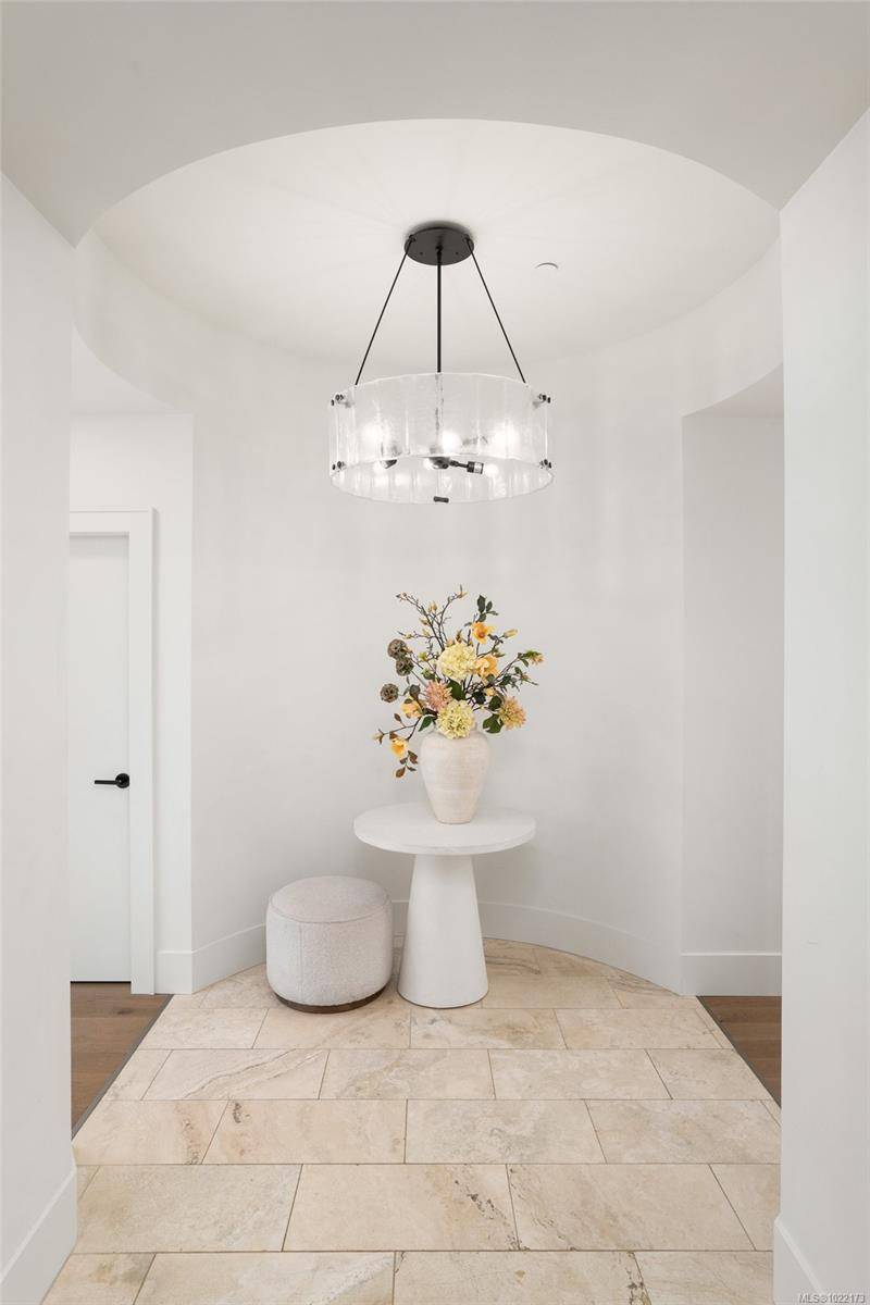 Langford, BC V9B 6T9,1335 Bear Mountain Pkwy #416