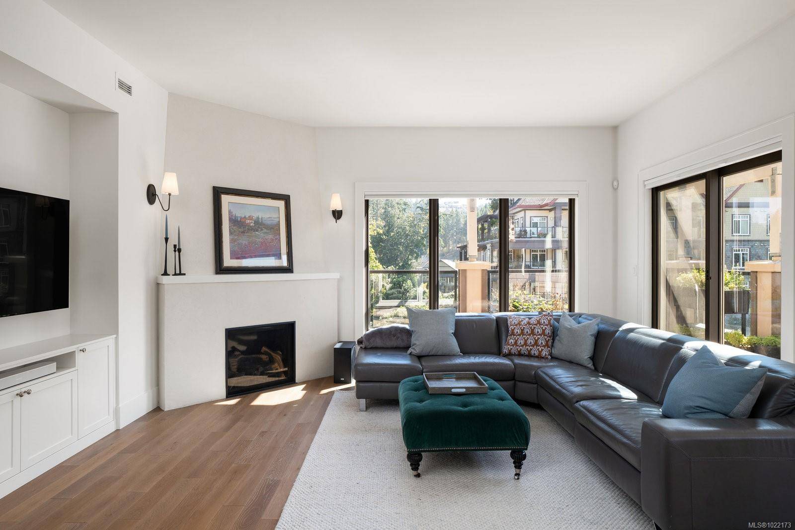 Langford, BC V9B 6T9,1335 Bear Mountain Pkwy #416