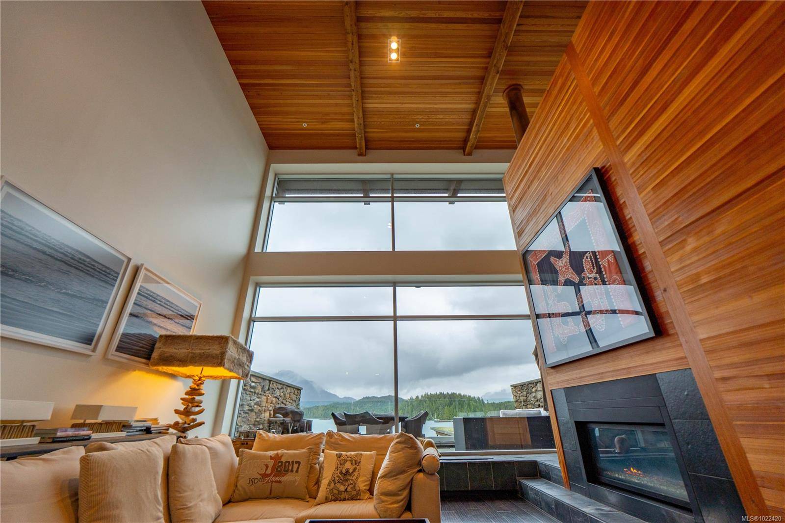 Tofino, BC V0R 2Z0,368 Main St #304