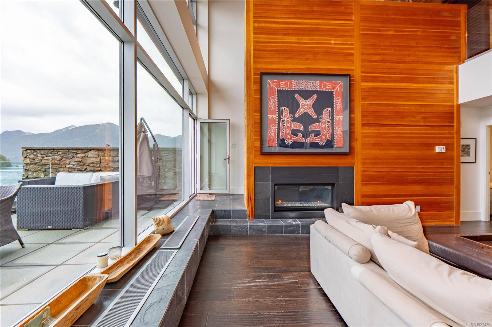 Tofino, BC V0R 2Z0,368 Main St #304