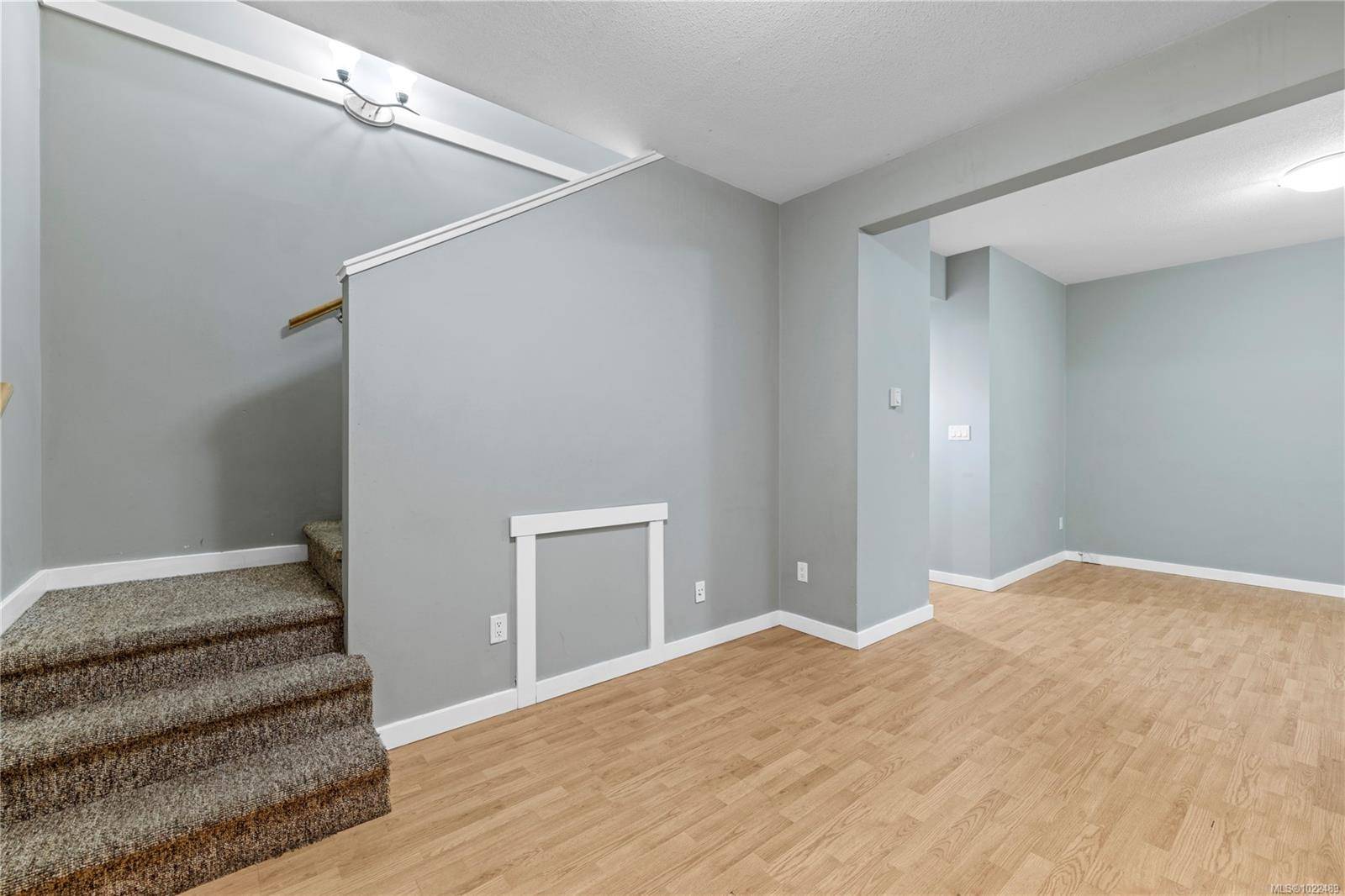 Nanaimo, BC V9S 1H6,582 Rosehill St #102