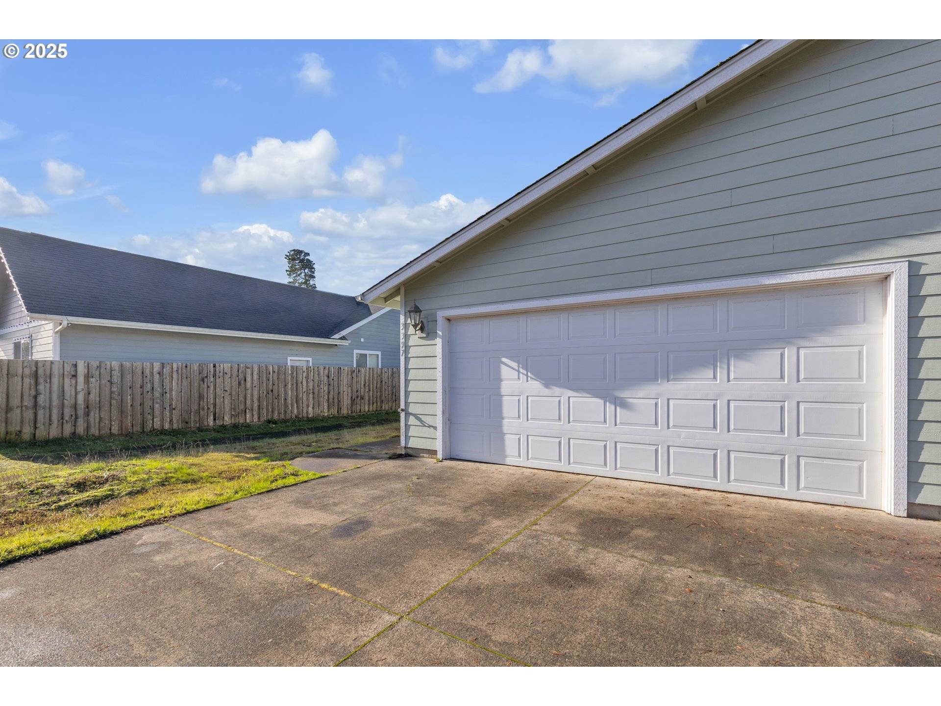 Florence, OR 97439,3397 OAK ST