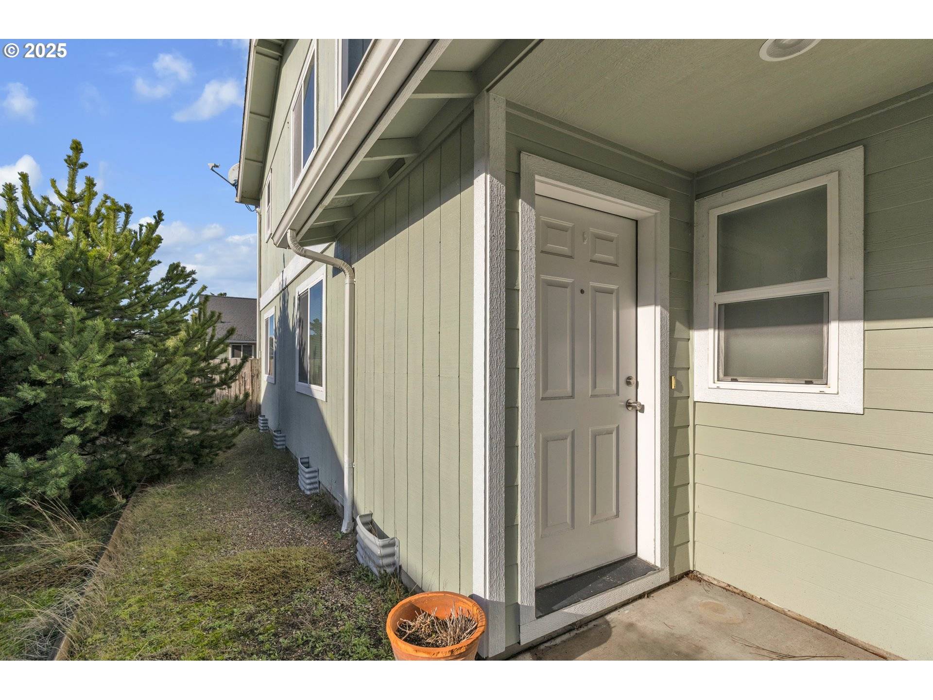 Florence, OR 97439,3397 OAK ST