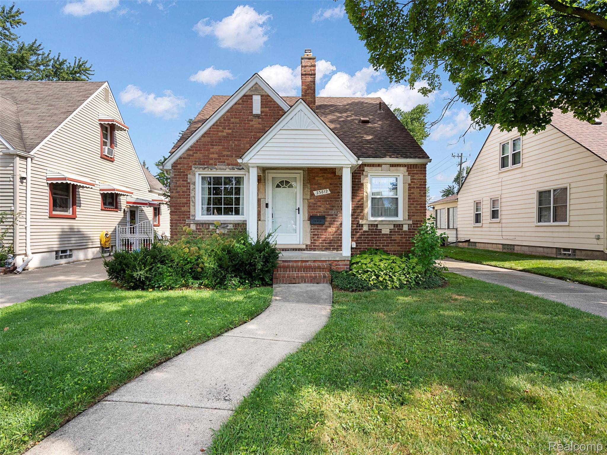 Dearborn, MI 48128,23812 Buckingham ST