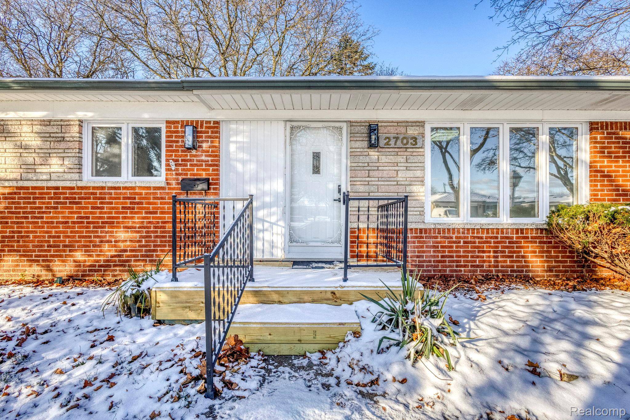 Troy, MI 48083,2703 Downey DR