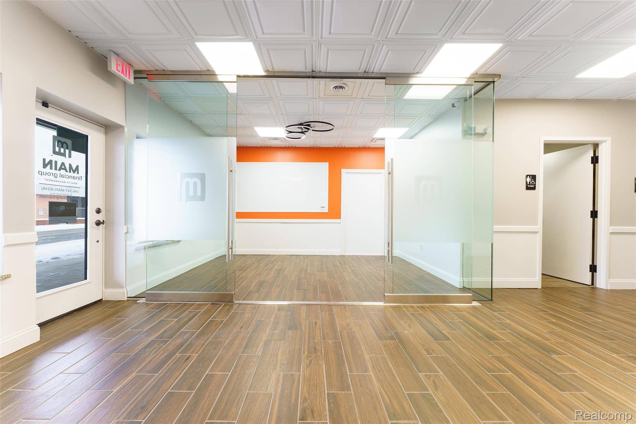 Brighton, MI 48116,315 W North ST #300 & 400