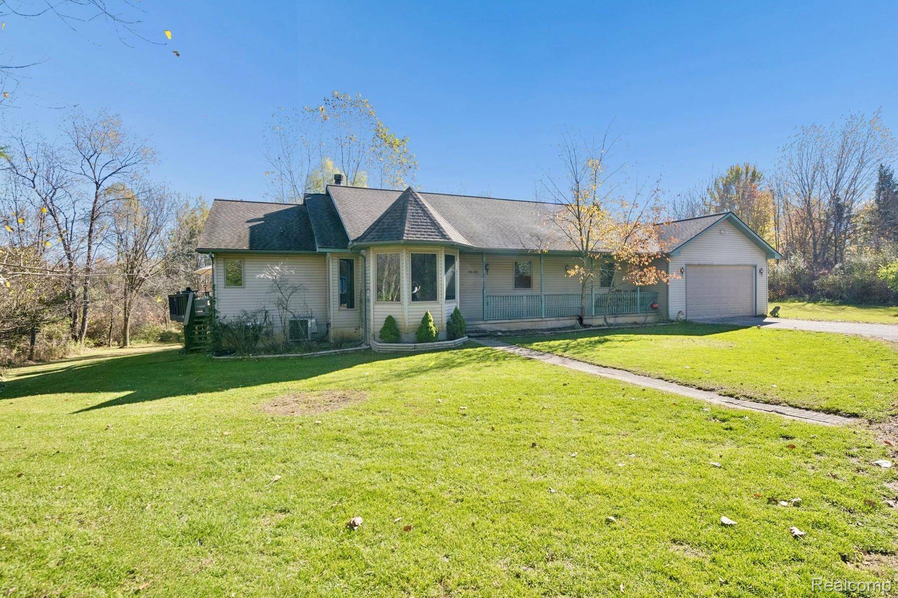 Howell, MI 48855,4842 Preston RD