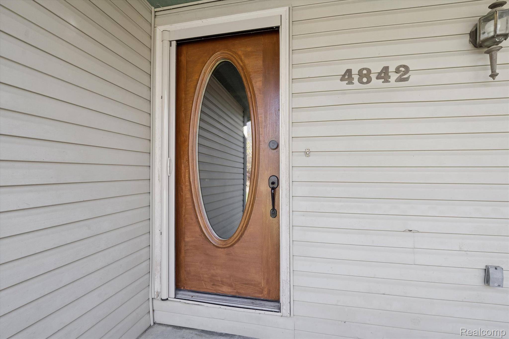 Howell, MI 48855,4842 Preston RD