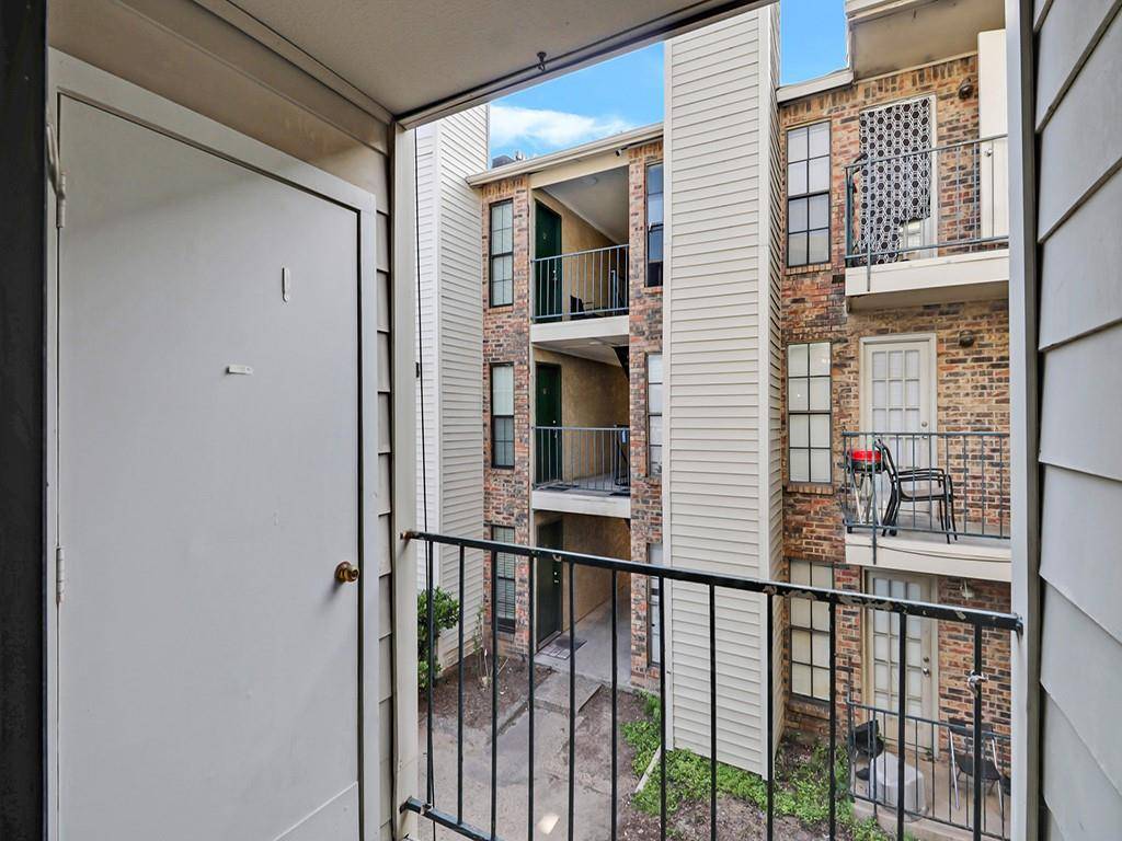 Dallas, TX 75243,9520 Royal Lane #210