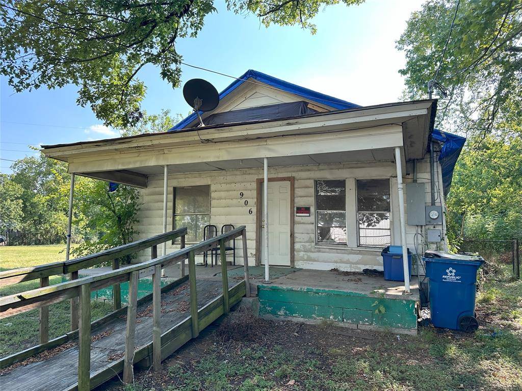 Corsicana, TX 75110,906 N Commerce Street