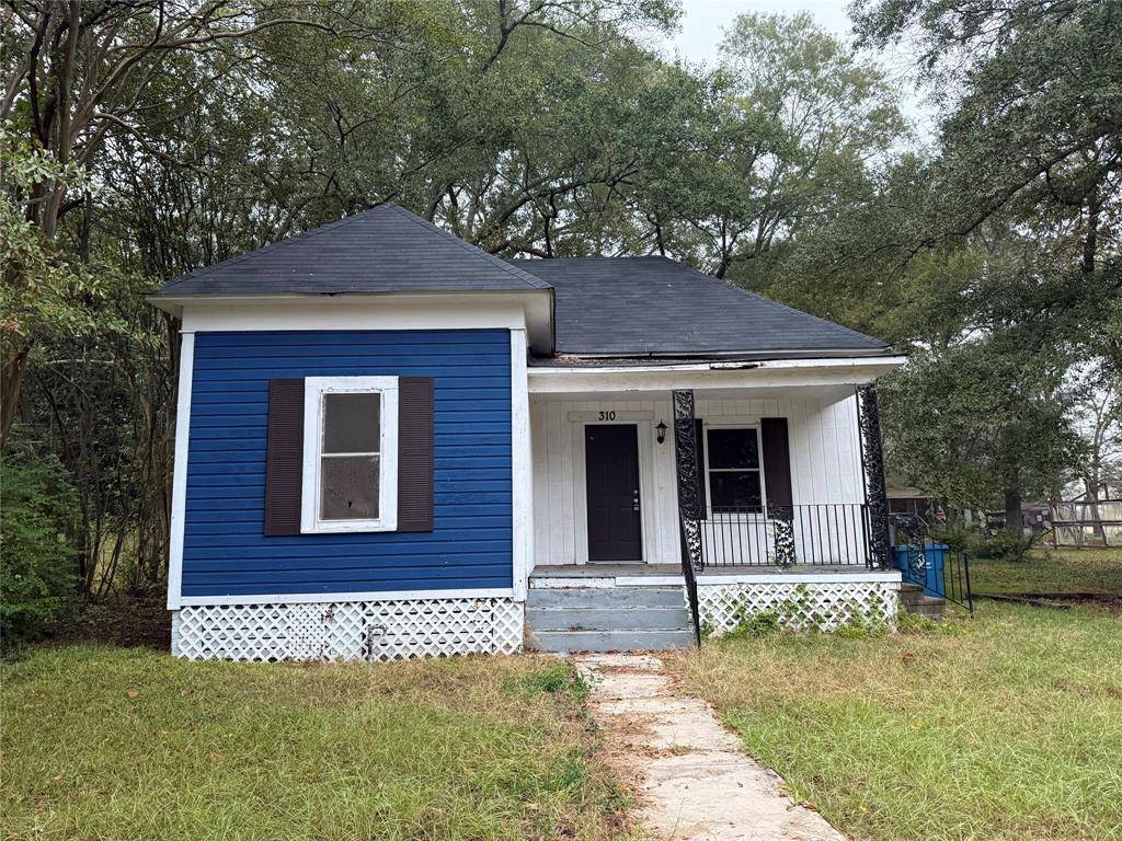 Vivian, LA 71082,310 W Tennessee Avenue