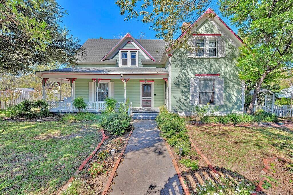 Clifton, TX 76634,515 Hackberry Street