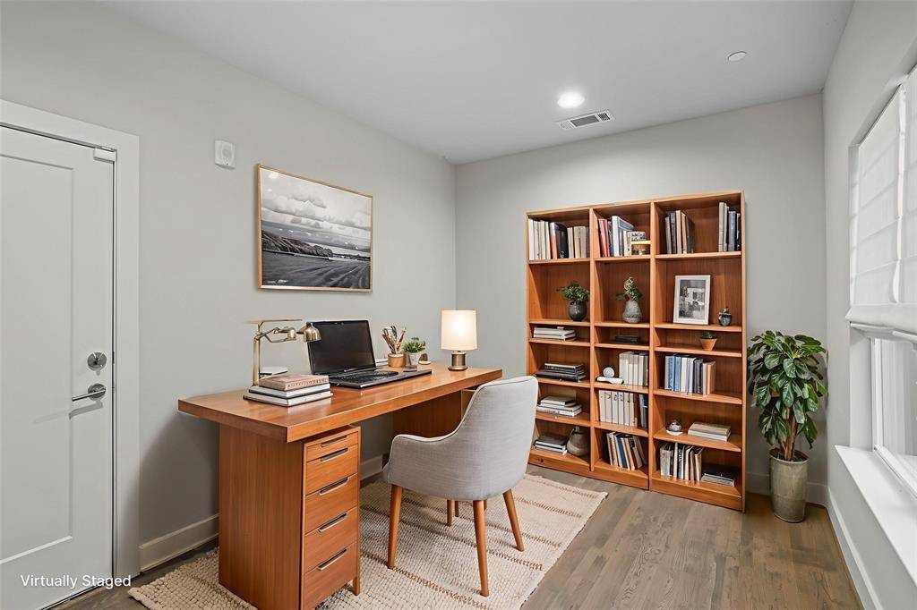 Dallas, TX 75206,4914 Live Oak Street #7