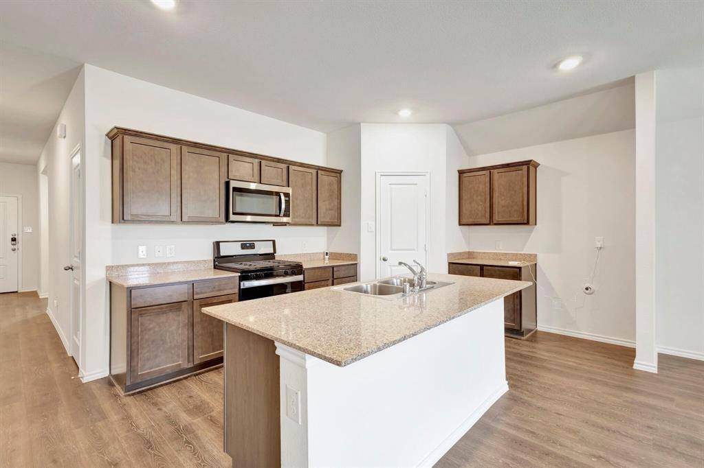 Princeton, TX 75407,1006 Honey Maple Street