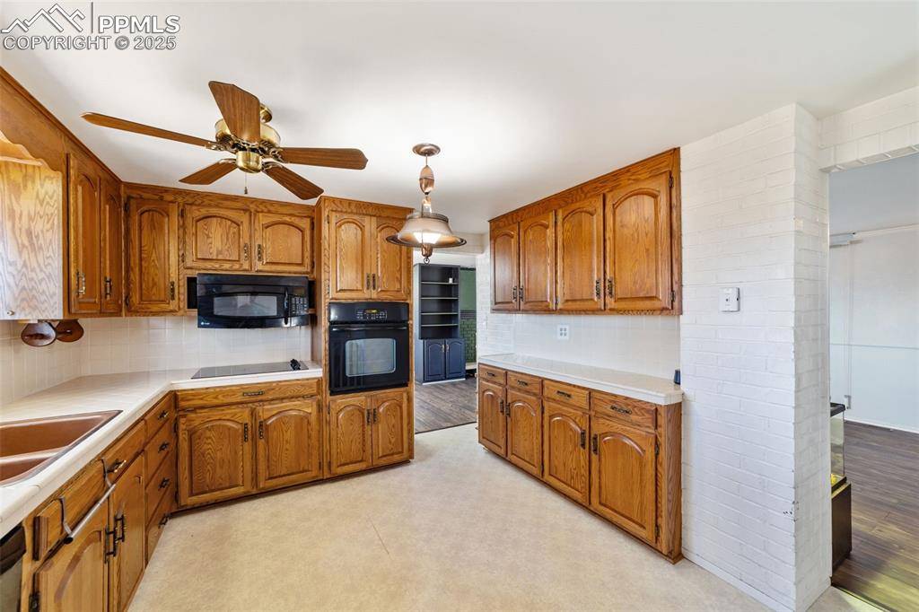 Colorado Springs, CO 80909,2302 Kent LN
