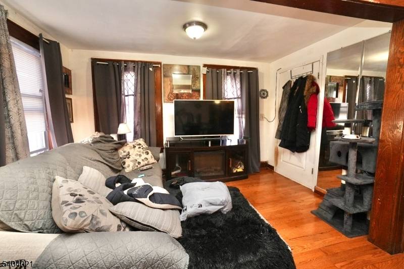 Belleville Twp., NJ 07109,425 Dewitt Ave