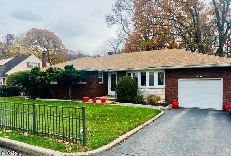 Woodland Park, NJ 07424,30 Woodrow Ave