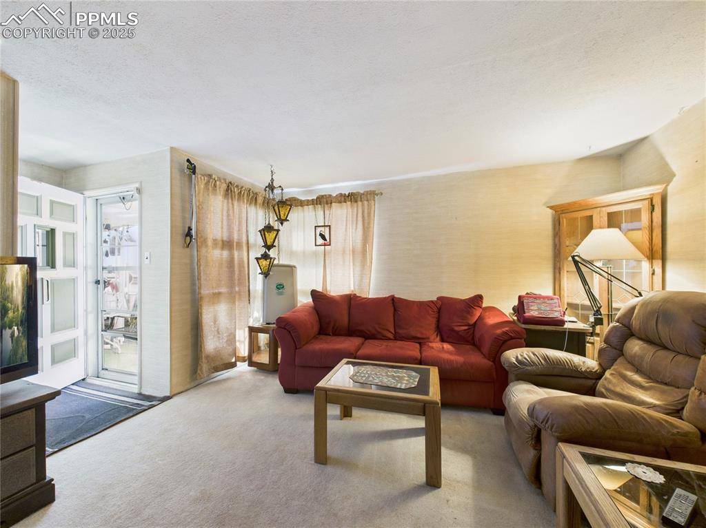 Pueblo, CO 81004,115 Kenwood DR