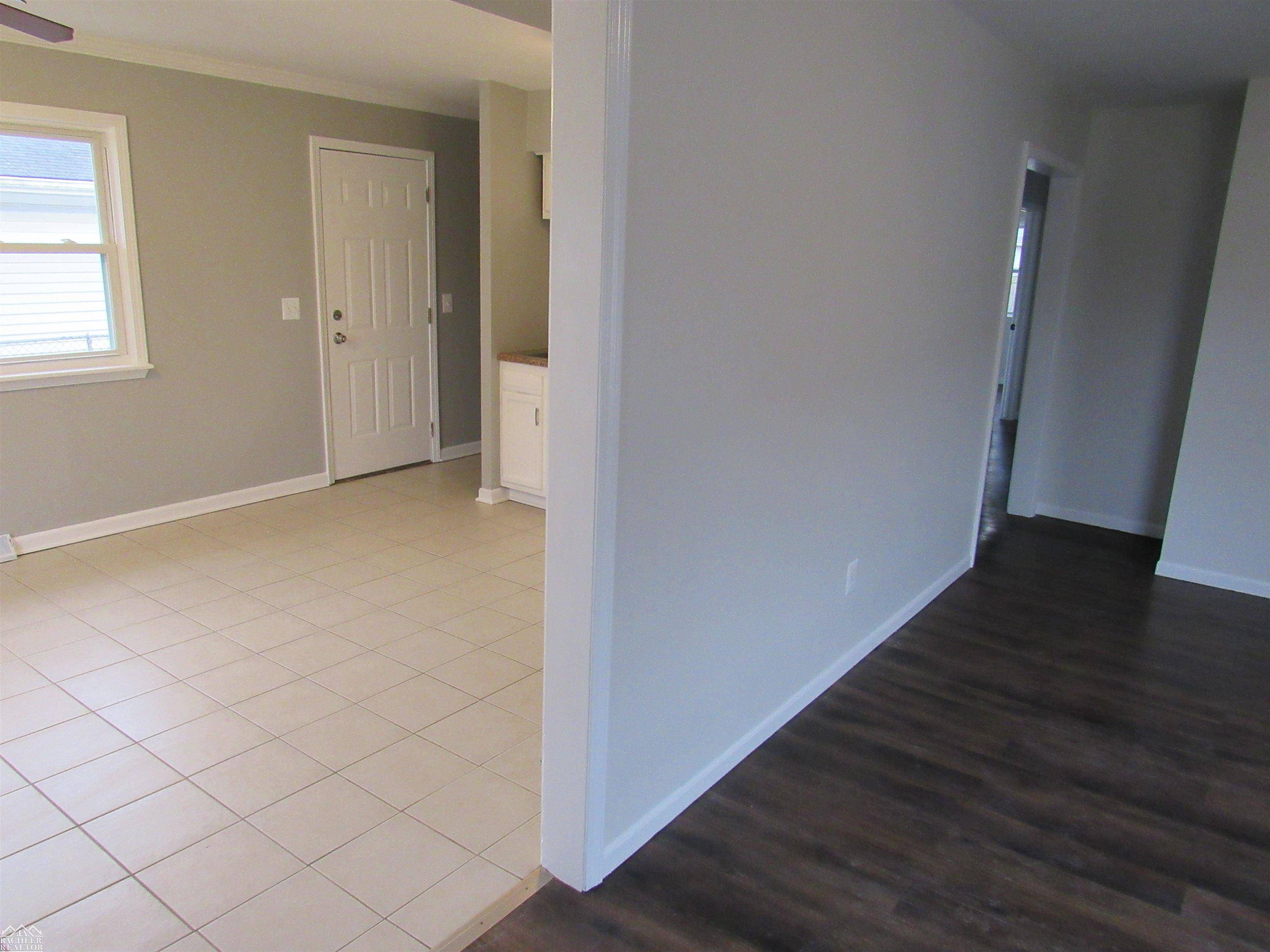 Algonac, MI 48001,949 Liberty ST