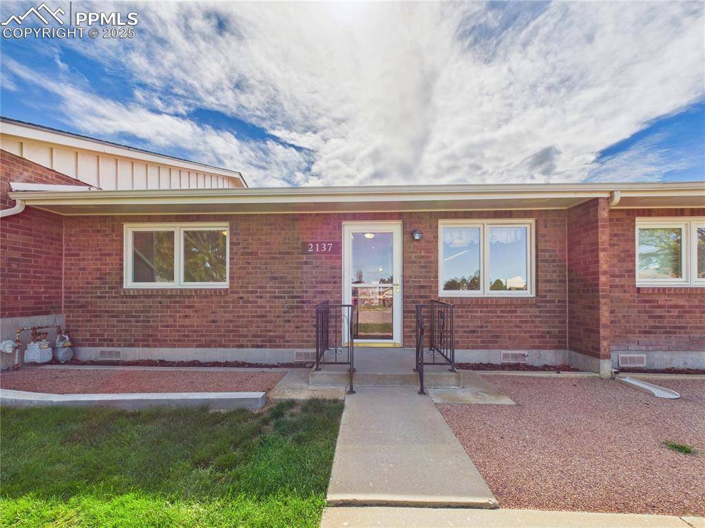 Pueblo, CO 81005,2137 Chautard DR