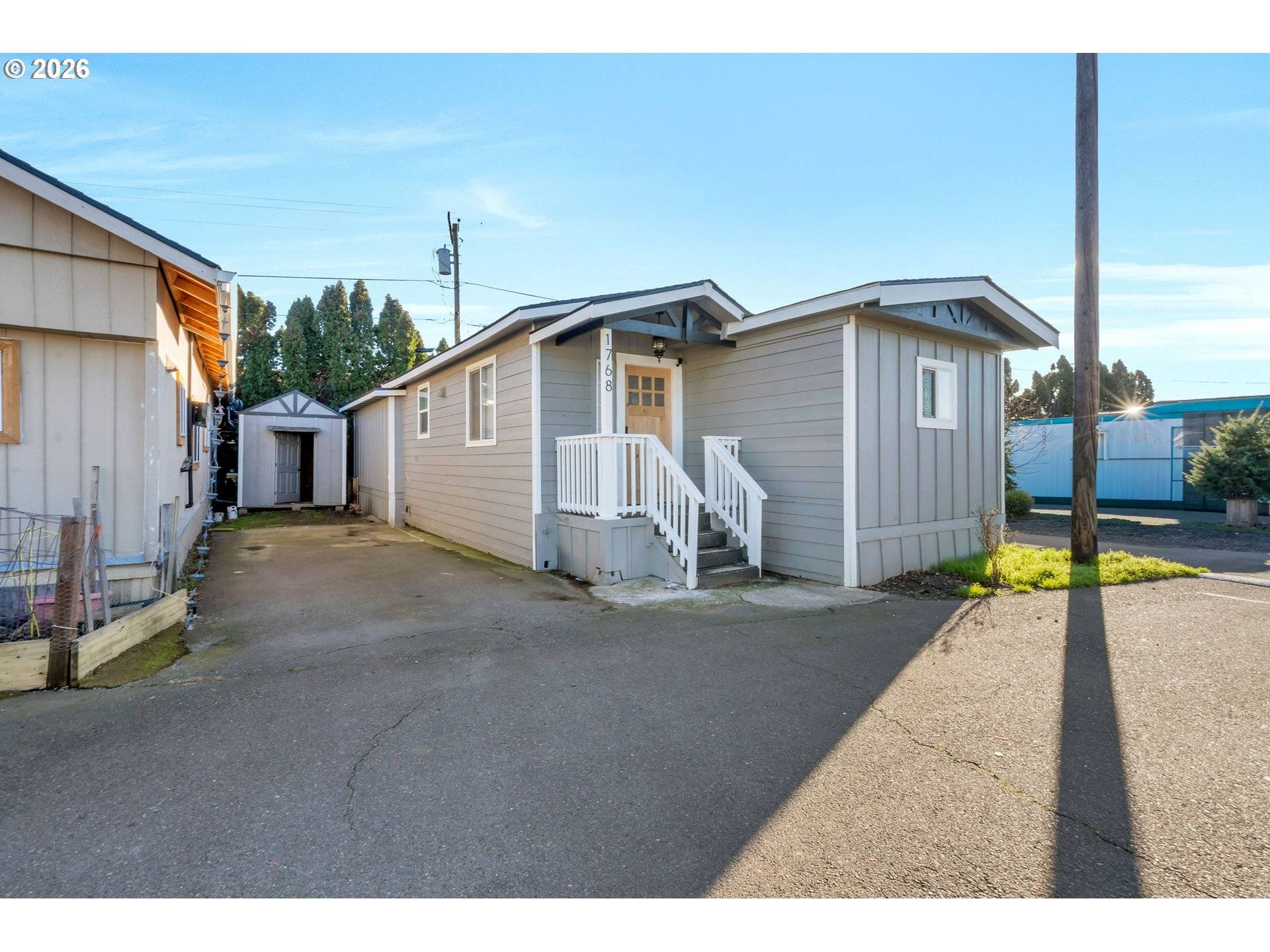 Salem, OR 97305,1768 38TH PL