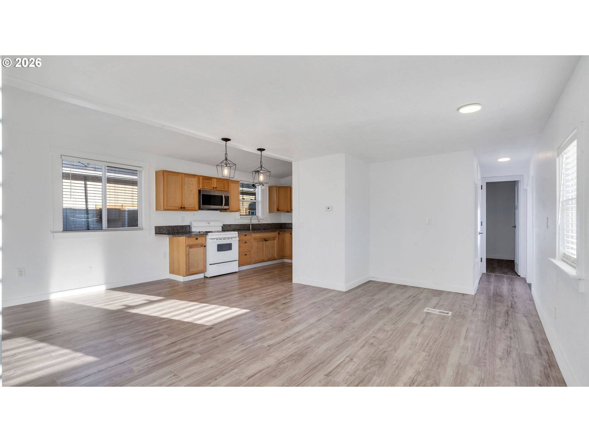 Salem, OR 97305,1768 38TH PL