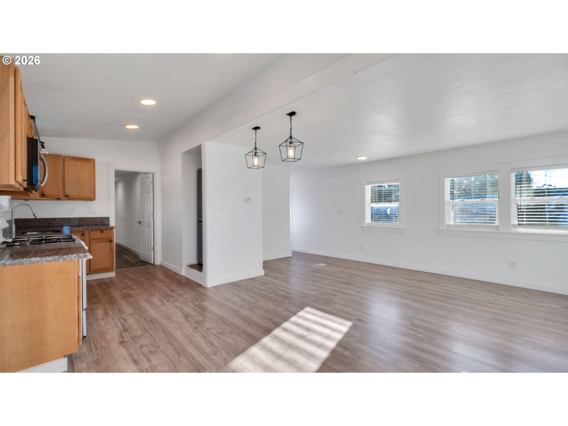 Salem, OR 97305,1768 38TH PL